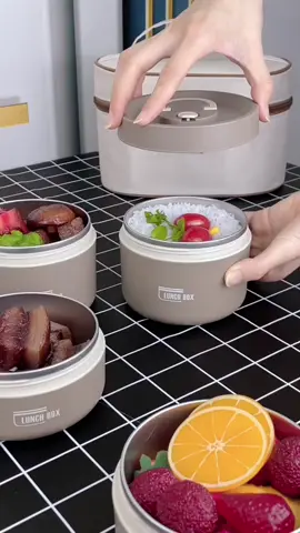 A portable lunch box is used to hold delicious food #kitchentool #householdgoods #goodthings 