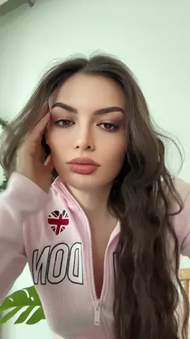 Kısmetse olur yarışmacına döndüren filtre falan mı ne bu, 10 yaş aldım djdjdn