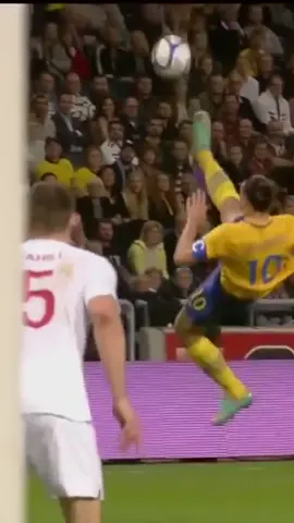 L'incroyable retourné de Zlatan Ibrahimovic ⚽ #fyp #zlatanibrahimovic #zlatan #football #byciclekick