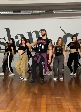 #MUÑECAS 👧🏼👧🏻👧🏾 @TINI @Steve Aoki @la Joaqui💋 #alexbullonchoreography #alexbullon #tini #tinistoessel #steveaoki #lajoaqui #muñecastini #munecas #muñecaschallenge #dance #parti #fyp #fypシ 
