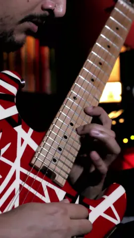 Beat It - @michaeljackson | Eddie Van Halen Guitar Solo⚡👑 . . . #evh #vanhalen #eddievanhalen #michaeljackson #beatit #guitar #eletricguitar #guitarra #superstrat #frankenstrat #guitarplayer #guitarist #guitarrista #hardrock #guitarsolo #guitarcover #line6 #helixlt 