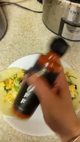 mm mm good 😩 @sauce #fyp #truff #truffsauce #saucey #breakfastideas #whatieatinaday #breakfasttacos #truffhotsauce #truffpartner #healthy #highprotein 