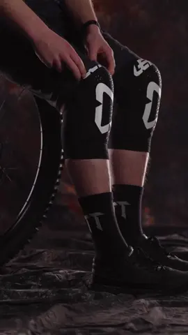 Experimente niveles incomparables de comodidad y protección con nuestro suave kit de protección 3DF 5.0 de primera calidad. ¡No encontrarás nada igual! ⚡ ___ #leatt #leattfamilia #cienciadelaemocion #mtb #mtblife #rodilleras #coderas #leattmtb #bike 