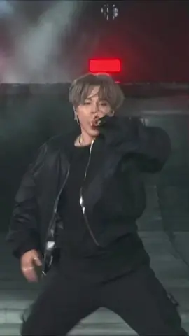 this performance was 🔥 #btsedit #btsfyp #방탄소년단 #bangtan #ipurpleyou💜 #bts #ARMY #jungkook #jimin #jin #taehyung #namjoon #hoseok #yoongi #micdrop #micdropbts  @bts_official_bighit 