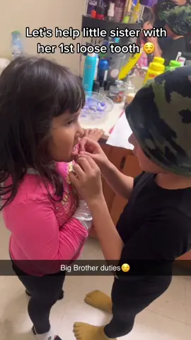 He’s available if anyone needs a tooth removed🤣 #Professional #Tooth #Removal #No #Pain #BigBrother #Siblings #LittleSister #Cabrera #KidsOfTikTok #POV #Shenanigans #Toothless #Fairy #Funny #Jeiducha #MomLife #fypシ #fypage 