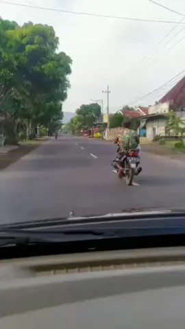 cara berkendara by murdani#memes #idamanmu #gusmurdani 