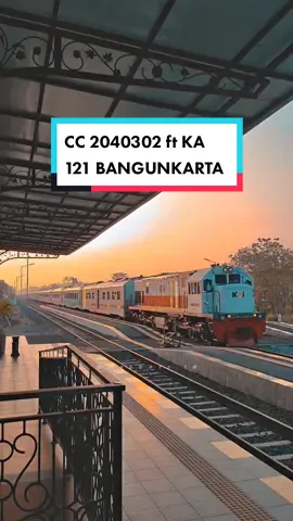 Kereta api ini berjalan melewati view yg bisa kita lihat sepanjang perjalanan 🚂 KA 121 Bangunkarta relasi jombang - pasar senen tiba di stasiun caruban saat mentari terbit. #fyp#fypage#fypdongggggggg#cinematic#train#kereta#railfans#keretaapi#railfansoftiktok#indonesianrailways#railfansindonesia#keretaapiindonesia#kereta#kai121#kabangunkarta#jakarta#masukberanda