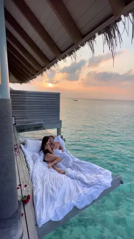 Imagine spending your days here! #vakkarumaldives #couple 