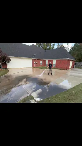 She was stunned with the result #pressurewashing #satisfying #cleaning #asmr #sbpressurewashing #asmrvideo #satisfyingvideo #powerwashing #fypシ #fyp #viral 