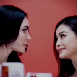 The eye contact is on fire 🔥 #englot #englot🐶🐰 #engfawaraha #charlotteaustin #engfacharlotty #engfa32 #itscharlotty #อิงล็อต  #อิงฟ้ามหาชน #ชาล็อตออสติน #wlw 