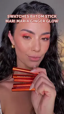 A linda @taisedias testou todos os 5 tons do Batom Stick - Ginger Glow e te mostrou o quão incrível cada um deles é! ✨ Se apaixonou? Compre em: www.sephora.com.br 😊    #maquiagem #makeup #make #maquiagembrasil #marimaria #marimariamakeup #gingerglow #marimariabatomstick