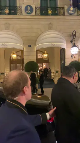 Jisso and rose -#jisoo #jisooblackpink #rose #roses_are_rosie #parisfashionweek #fashiontiktok #pfw23 #fashiontiktok #fashion 