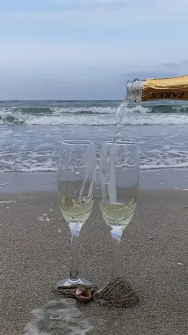 #pouring #champagne #sea #waves #romania #blacksea #constanta #birthday #spring #Love 