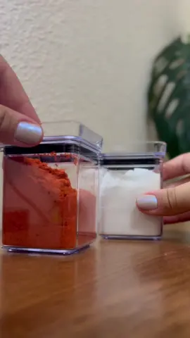 Os Potes Herméticos versão MINI chegaram por aqui! 🤩 Depois que você descobre a funcionalidade deles, é realmente impossível não adquirir nesses dois novos tamanhos.  Você pode armazenar temperos e todo tipo de condimento pois ele mantém o produto super bem conservado.  Essa novidade está te esperando aqui na loja 😍 📍Av. Getúlio Vargas 11-30, Bauru #diadiacasa #organizaçao #poteshermeticos #mantimentos #organizaçaocozinha #lojasbauru #poteshermeticosmini #potesmini 