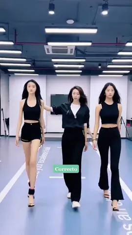 မော်ဒယ်လို လမ်းလျှောက်နည်း  #အမှတ်တရ  #catwalk  #အသဲပေးခဲ့ပီးcopylinkယူသွားနော်  #modeling #catwalktrainer #model  #photography #photoshoot   #trending  #howtoposelikeamodel #learnontuktok #learn #tiktok  #trainer  