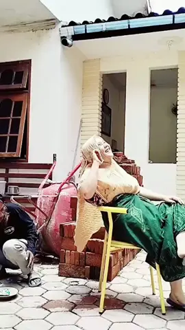 niatnya mau jahilin e..kena sendiri. #Dramakomediharian  #TIKTOKtrending #KOCAK #NGAKAK  #COMEDY #VIRAL 