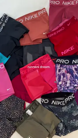 Just a bit obsessed 😭😭🧡 #nikepleasesponsorme