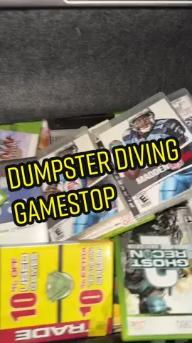 Found Hundreds of Videos Game Dumpster Diving GameStop #dumpsterdiving #dumpsterdiver #dumpsterdive #gamestop #videogames #dumpster #waucondabrokeboy 