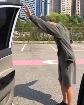 dance challenge on the street bikin inget sama hobi dance kiki challenge gaksieee😍😍🔥🔥 yuk army tunjukkan bakatmu ayo ramein challengenya😍 #jhopebts #onthestreet #challenge #kikidoyouloveme #challenge #jhopeeeeee #fyp #fypシ 