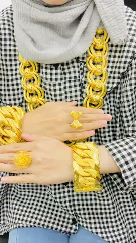 Apa yang korang fikir bila tengok emas besar besar macamni? Cer komen 😎 #emas916 #emasasli #emastulen916 #kedaiemas #kedaiemasmalaysia #kedaiemasviral #kedaiemasviralpenang #datin #emasperhiasanwanita #syurgawanita #lipankait2 #cocolipan #cococandy #rantaileher916 #rantaileheremas916 #rantaitanganemas916 #rantaitanganlipankait2 #rantaitangancocolipan #emas916original #fyp #fypdongggggggg #viral2023 