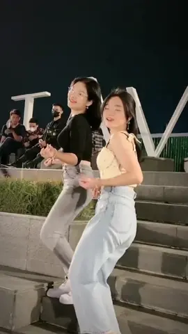 Điệu nhảy đường phố 😍 #xuhuong #gaixinh #viral #vitamingirl #edit #gaixinh123 #foryou #trending #tiktokdancevn 