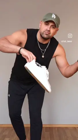 I love white sneakers 🤙🏽 #mensoutfitideas #mensoutfitinspo #mensfashion #mensfashiontrends #mensfashiontips #mensneakers #whitesneakers #mensweardaily 