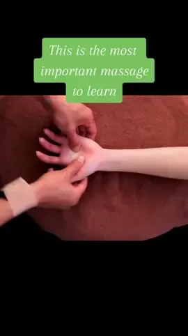 Hand massage #massagetherapy #massage #asmr #handmassage #howtomassage #relaxation  #massagetechnique #howtorelax #trending #masagem #massagetips 