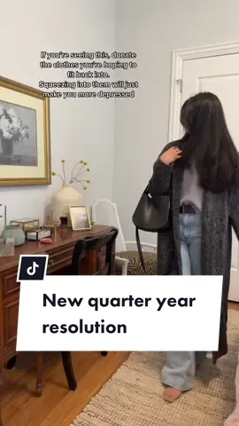Changing up my wardrobe to have no more items in my cloeet that I don’t wear.  By no means am i declaring myself a minimalist, but I just took out 4 bags if clothes for donation and still have a full closet… 🤠 I have so many items from 4 years ago when I was a size 0-2. I am currently a size 6 which means I wear medium or large depending on the way I want the clothes to fit. I realized squeezing into clothes that don’t fit made me look worse, and feel worse. I need to be certain that i will crave to reach for each item in my closet, and that i will feel confident wearing it!  #clothing #freepeople #clothinghaul #newyearsresolution #sizeinclusive #size6fashion #vintagedecor #interiordesigner #wearwhatfitsyou 