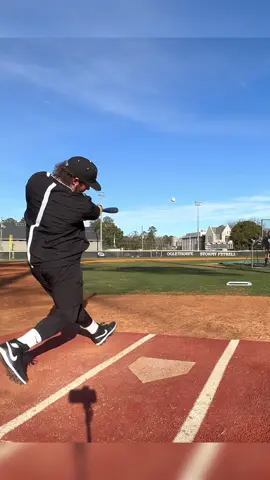 The 1997 Easton Reflex Extended… I think these are two of the hardest balls I’ve ever hit 😂 #baseball #baseballtiktoks 