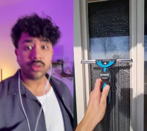 #duet with @justacleaningguy mickey is wild for that #comedy #funny #windowcleaning 