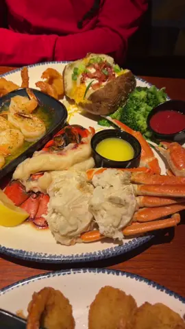 #ultimatefeastredlobster 