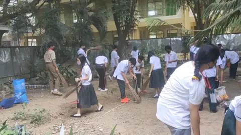 #cleaning #garden #gardening #school #schoollife #cleanupdrive #bagumbonghighschool #grade9 #grade9students #teacher #teachersoftiktok #cooperation #performancetask #Science #environment #environmentallyfriendly 