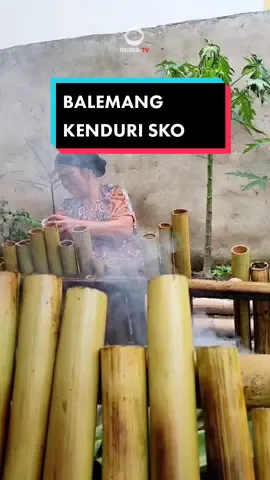 Balemang (Memasak Lemang) Salah satu tradisi wajib dalam rangkaian Kenduri Sko adalah setiap rumah tangga diwajibkan untuk memasak Lemang satu hari sebelum acara Kenduri Sko. Lemang ini dikumpulkan kepada panitia Kenduri Sko untuk dibagikan kepada tamu yang hadir di acara Kenduri Sko sebagai oleh-oleh bersama dengan pisang dan nasi serta gulai kerbau yang sudah disiapkan. Biasanya Lemang yang akan dikumpulkan akan dihias dengan beberapa hiasan menarik agar memberi kesan meriah dan menghargai para tamu yang sudah datang di acara Kenduri Sko. #kerinci #kerincitourism #budayakerinci #kenduriskoadatkerinci #lemang 