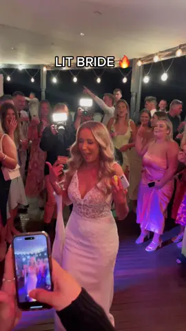She just had to! 🔥🙌 #litbride #bridetok #bridesoftiktok #weddingtok #cardib #cardibwap #WAP #thebride #fyp #foryou #melbournewedding #weddingdj #djsoftiktok @Chloe Cotela 