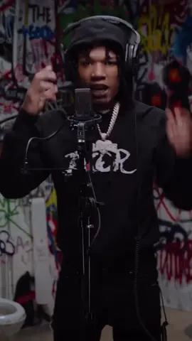 B-LOVEE USED HIS REAL VOICE ON THIS LIVE PERFORMANCE🔥🔥😱 #freestyle #drill #viral #blovee #kayflock #voice #live #mic #music #rap #popsmoke #newrapper #newyork #follow #rap #lyrics #xyzba #foru #quotes #fy #foryou #music #fypシ #hiphop #rapquotes 