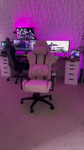 New ONEX gaming chair for the missus! Yep.. its even pink! #gaming #gamingchir #gamingroom 