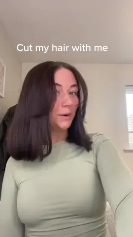 In my curtain bang era what a success yay 💇🏽‍♀️