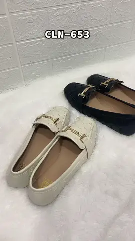 Yuk buruan langsung di checkout ya bestii🥰🥰#sepatuimport #flatshoescantik #sepatumewah #wanita #tiktokstyle 