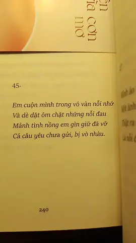 cả câu yêu chưa gửi, bị vò nhàu. #benriaconmo #xuhuong #sach #storry #sad #quotes #buon #xh #buon_tam_trang #sadstory #fypシ #fyp #canhothichkhoc #caption #thơ #thuong #thương 