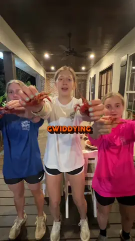 Thre kids are keeping us up on all the latest trends here at Louisiana Crawfish Company 😂🦞🔥 #griddy #gwiddy #crawfish #crawfishboil 