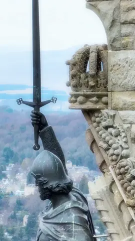 The Wallace Statue at @TheNationalWallaceMonument in #Stirling  #Scotland #williamwallace #braveheart #stirling #Scotlandiscalling #visitscotland #wallacemonument 