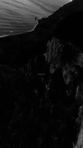 There's Nothing Holdin' Me Back #lyrics #shawnmendes #songs #theresnothingholdingmeback #speed #up #fypシ #viral #tiktok #video #lyrics_songs #edit #fypageシ #spedup #lyricsvideo 