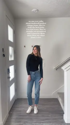 Just a psa for anyone looking for a new favorite pair of jeans 🫶🏻 #jeans #favoritejeans #bestjeans #straightlegjeans #comfyjeans #jeansrecommendation #madewell #everydaymadewell #perfectvintagejeans 