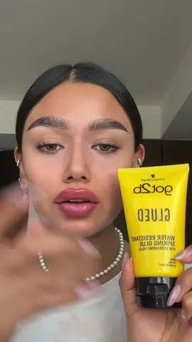 Replying to @madeleine.rivas amo este gel  de cejas 🤩 es de @got2b 💘 #geldecejas #browsonfleek #browsgel #cejasperfectas #browstutorial 