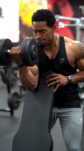 I’ve always said I’d take the hard route over the east route any day. There’s just some type of gratification that comes with knowing nothing was given but earned 💥Back & Bi’s💥 Switched up my pull days recently. One day lat focused next day upper back, rear delt & trap focused 1️⃣ Weighted chin-ups  2️⃣ Wide grip lat pulldown (eccentric up) 3️⃣ Rear Delt rows 4️⃣ Lateral raises (trap focused) 5️⃣ SA Preacher Curls #gains #chest #fitmen #hardwork #workout #6pack #goldsgym #training #makegainz #joshbailey #truevinefit 