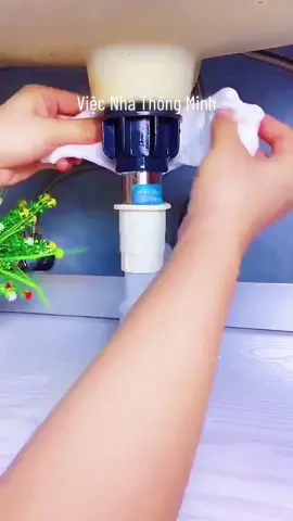 Đất sét xi măng dẻo đa dụng bịt kín lỗ tường, lỗ thoát nước 👌👌 #viecnhathongminh #giadungtienich #dogiadung #datsetbittuong 