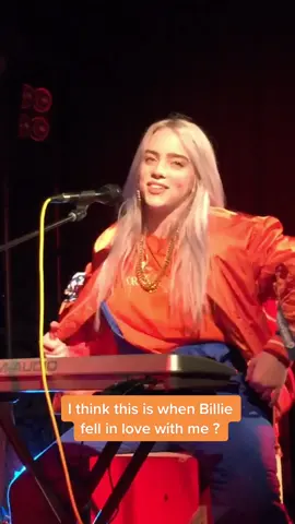 Replying to @user1638339372 that bottle has powers because when i saw her again a year later AND two years after that she remembered my name #billieeilish 