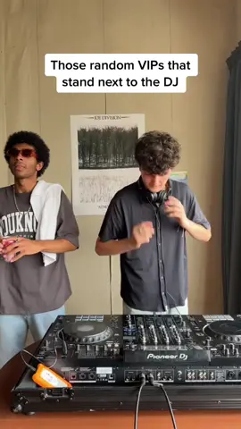 Who they are…we’ll never know 😂 #impression #dj #vip #randoms #clubs #party #house #dnb #hiphop 