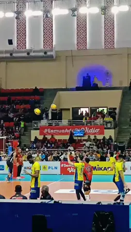 salah satu warming up Smash paling njedug mungkin ini diajang proliga 2023 #dimassaputra 