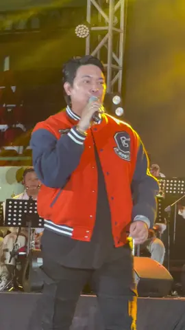 Gemoy wkwk🫶🏻 @Donnie Sibarani  #adaband #konsermusik #donniesibarani #fyp 